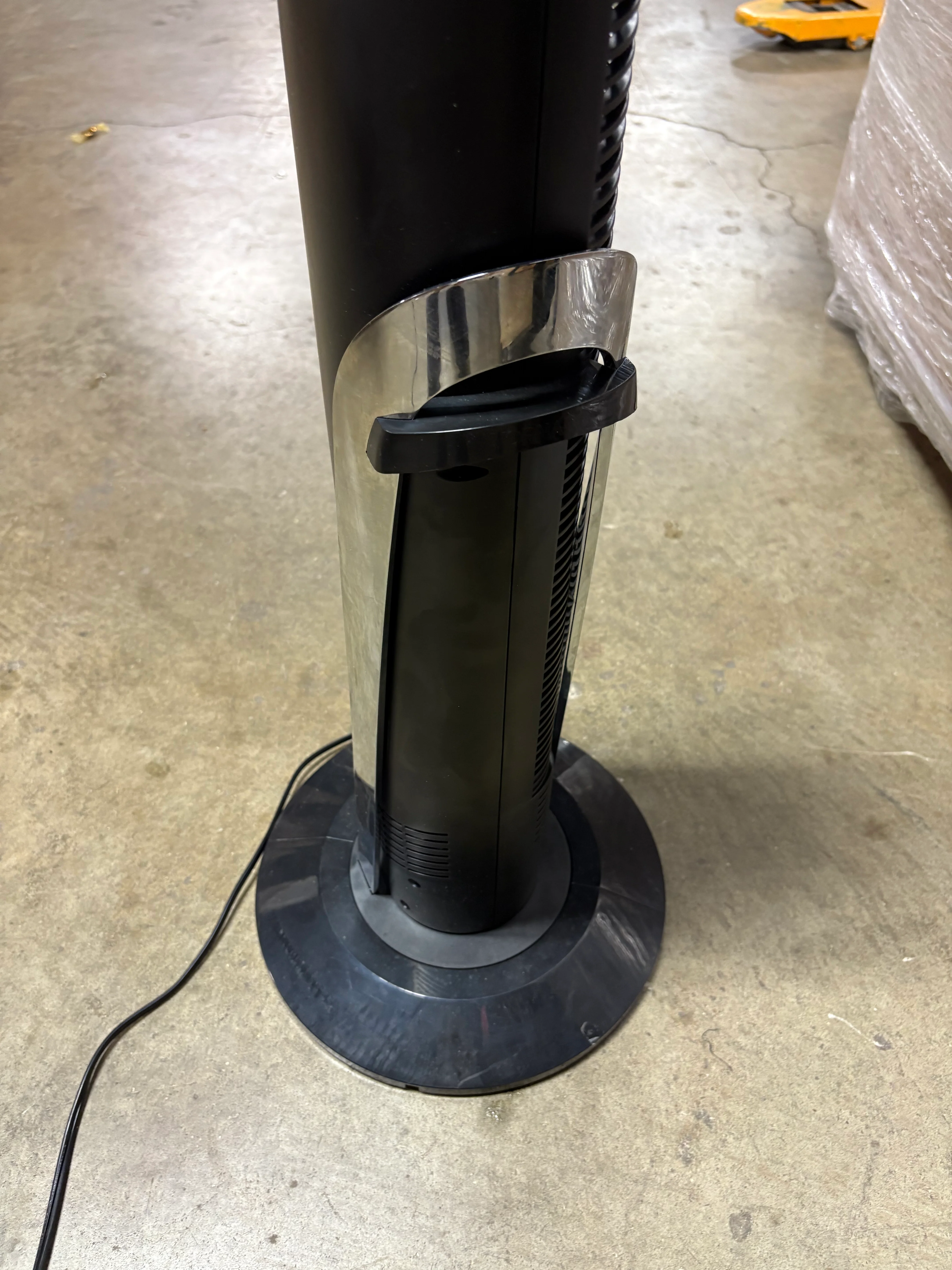 Vornado 37" Oscillating Tower Fan Black - Image 2