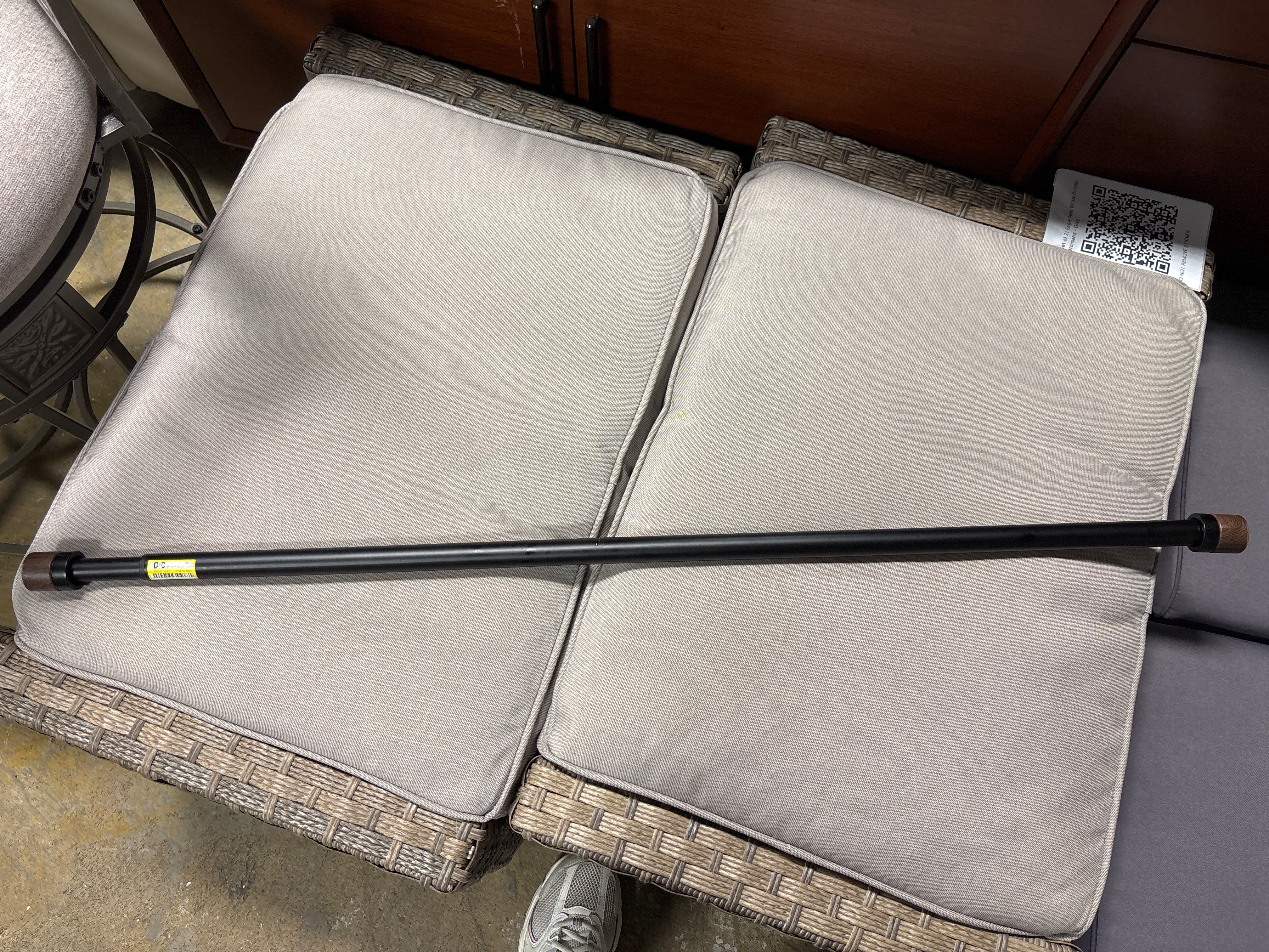 Walnut Wood Cap Curtain Rod -  Black SHOWROOM ITEM 🔴 - Image 5